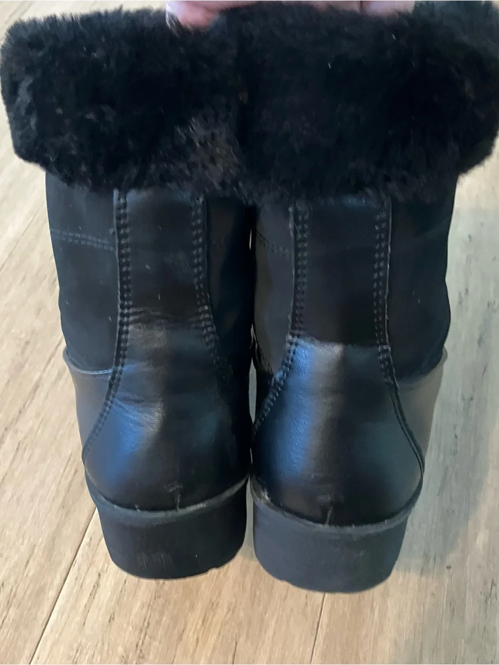 JBU black women lined cuffed lace up winter boots size 8